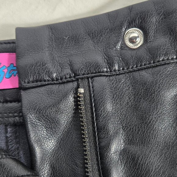 Edikted Ramona High Waist Faux Leather Shorts Womens Medium Black Trendy Vegan - Picture 4 of 11